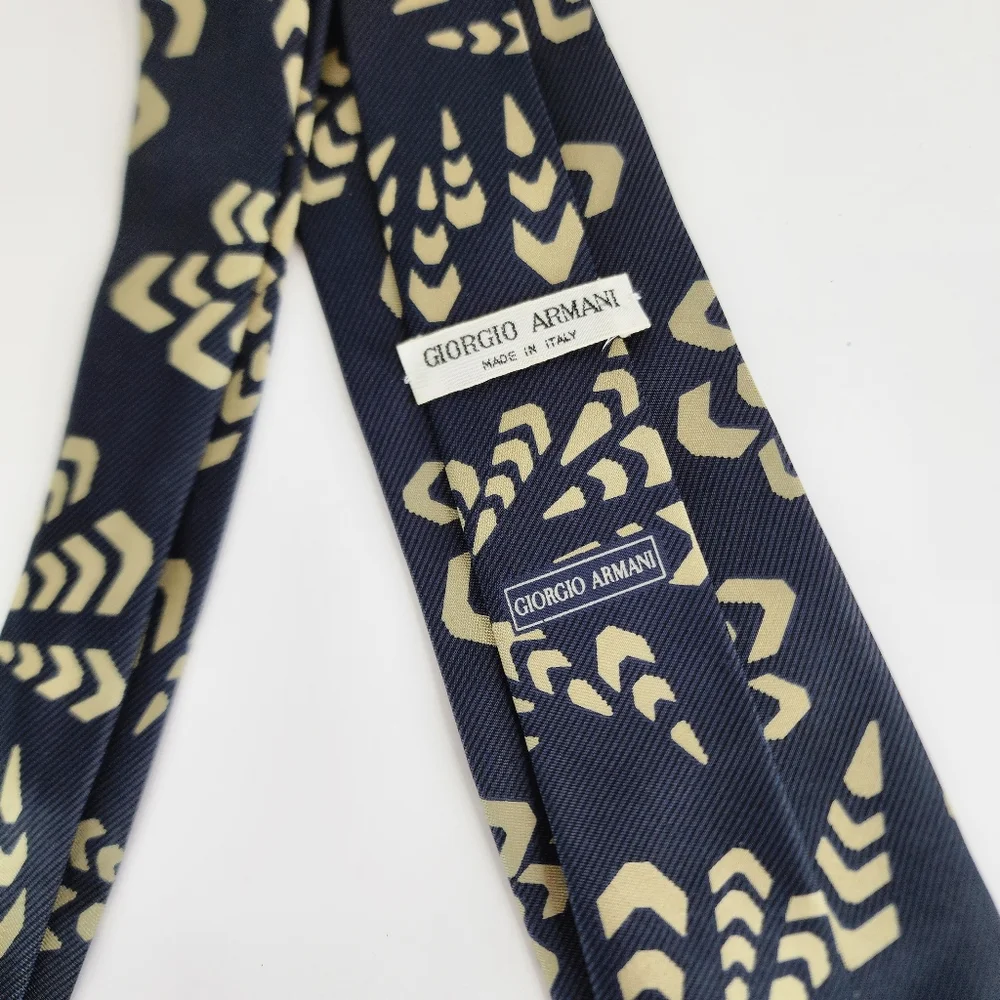 GIORGIO ARMANI Blue Silk Tie.